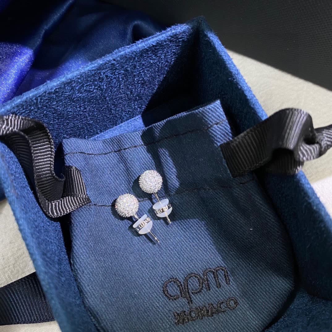 APM Monaco Elegant Diamond Stud Earrings